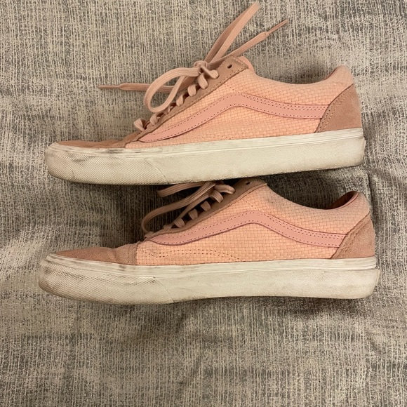 Women’s pink suede vans - Picture 3 of 7